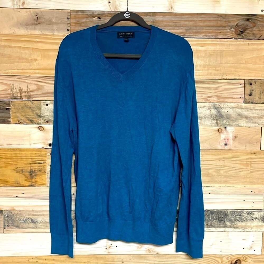 Banana Republic size large teal color v-neck Luxe sweater collection